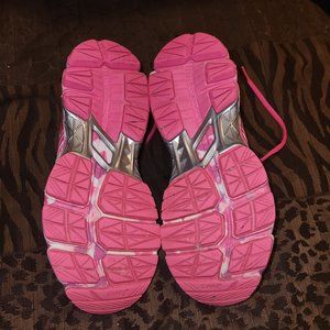 Women's size 8.5 Asics.
